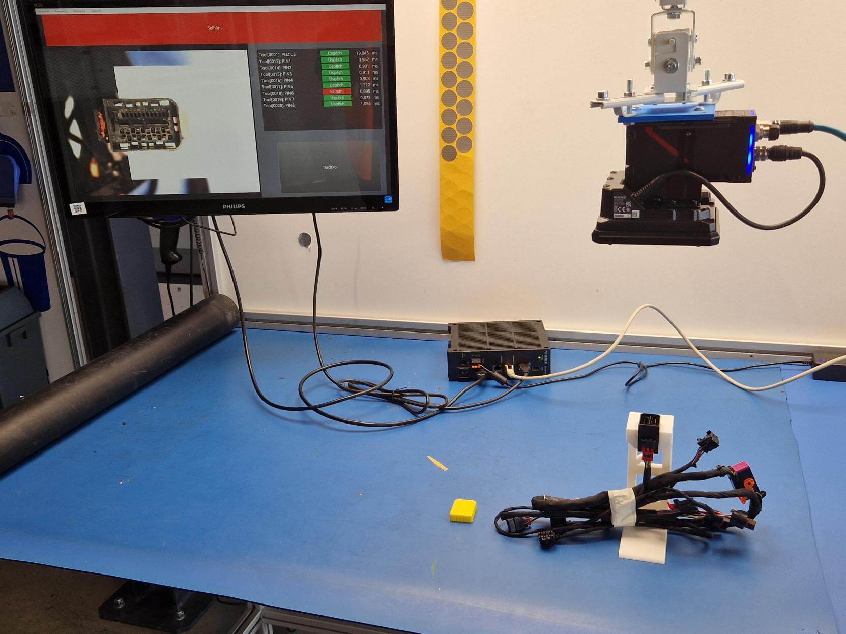 AI systém na kontrolu kvality vo výrobe pomocou kamerových dát v reálnom čase